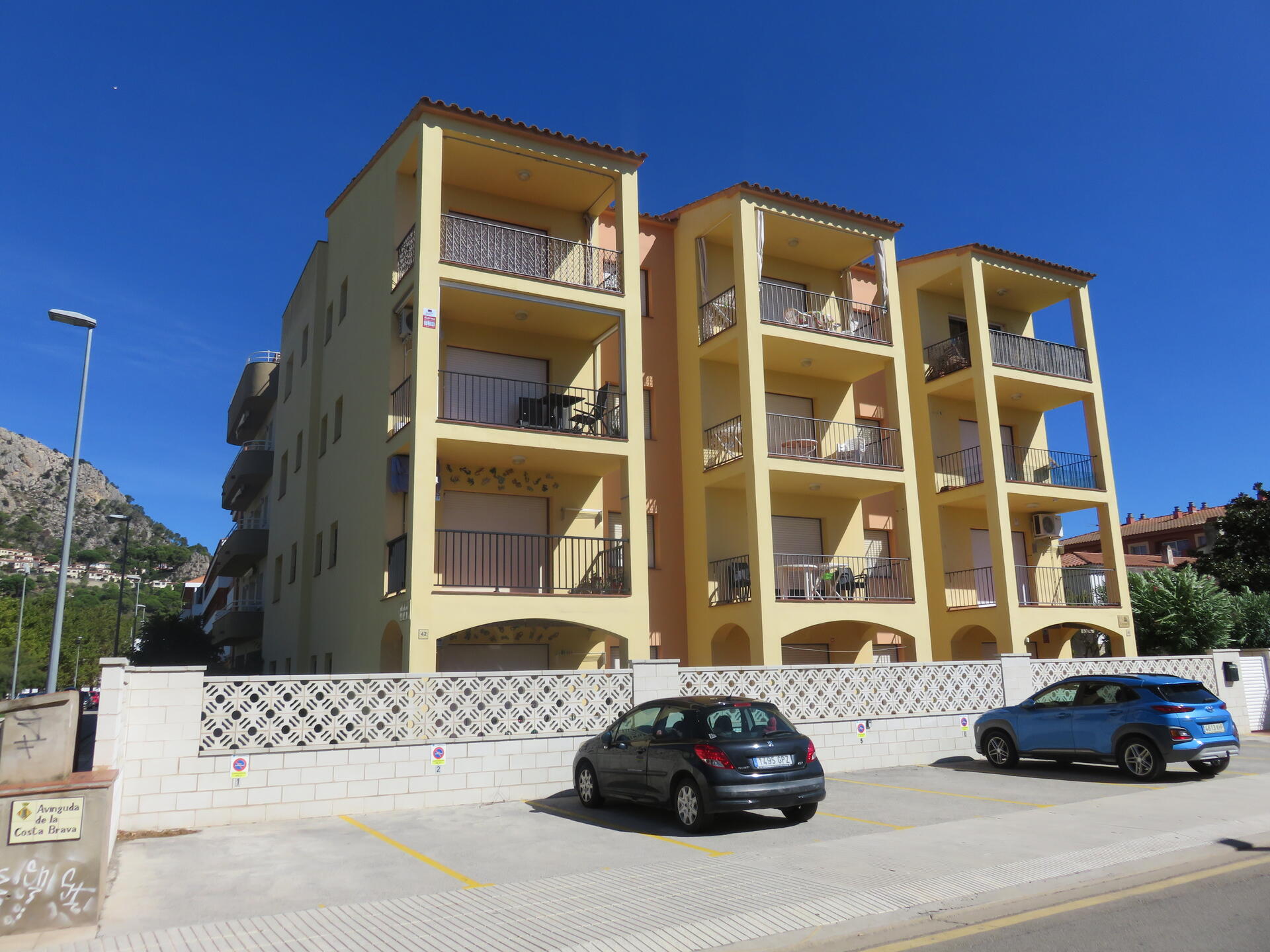 Apartment -
                        Estartit L´ -
                        2 bedrooms -
                        0 persons